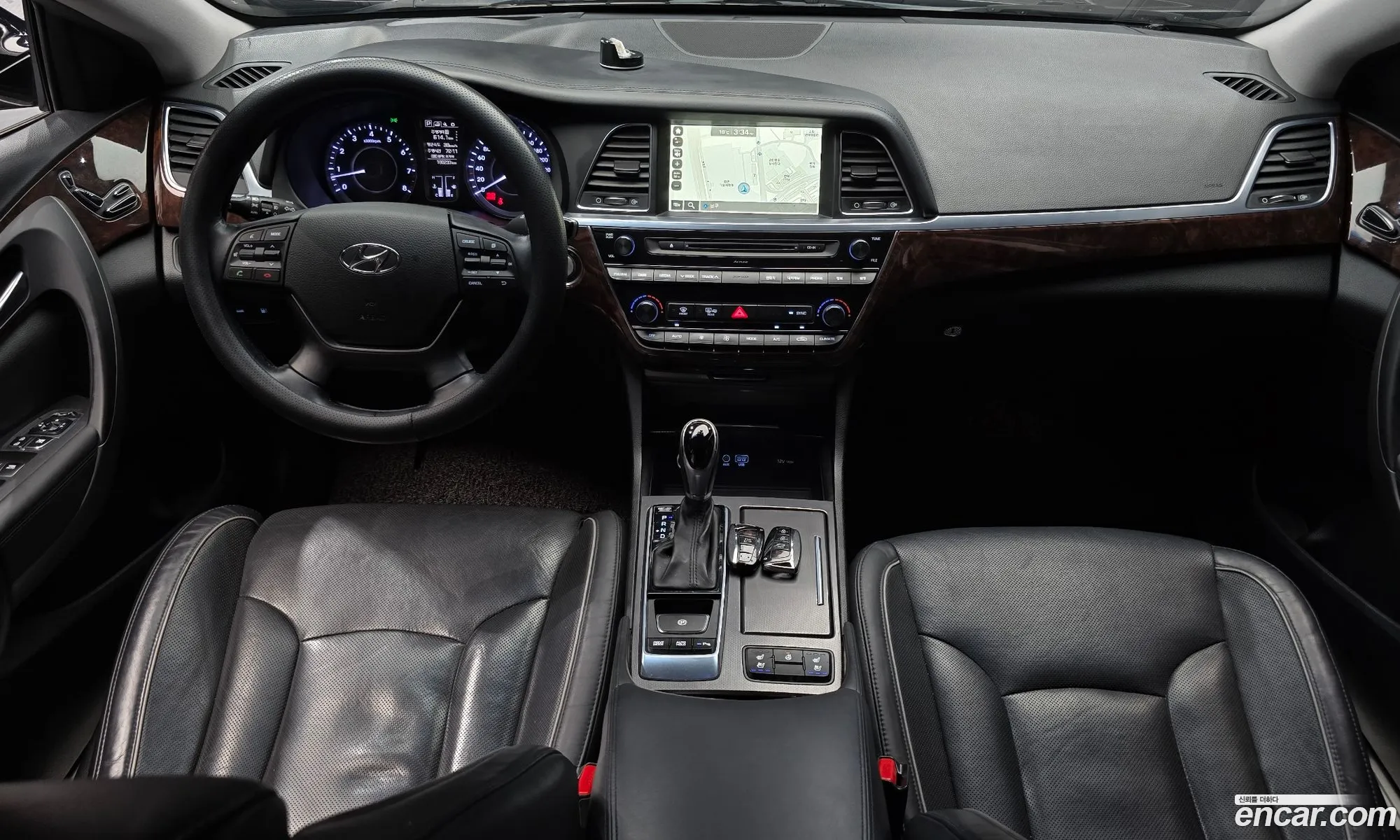Hyundai Aslan 2015 — 12