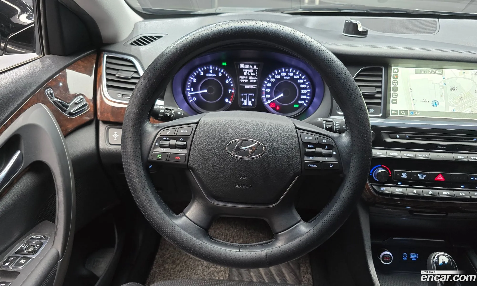 Hyundai Aslan 2015 — 13