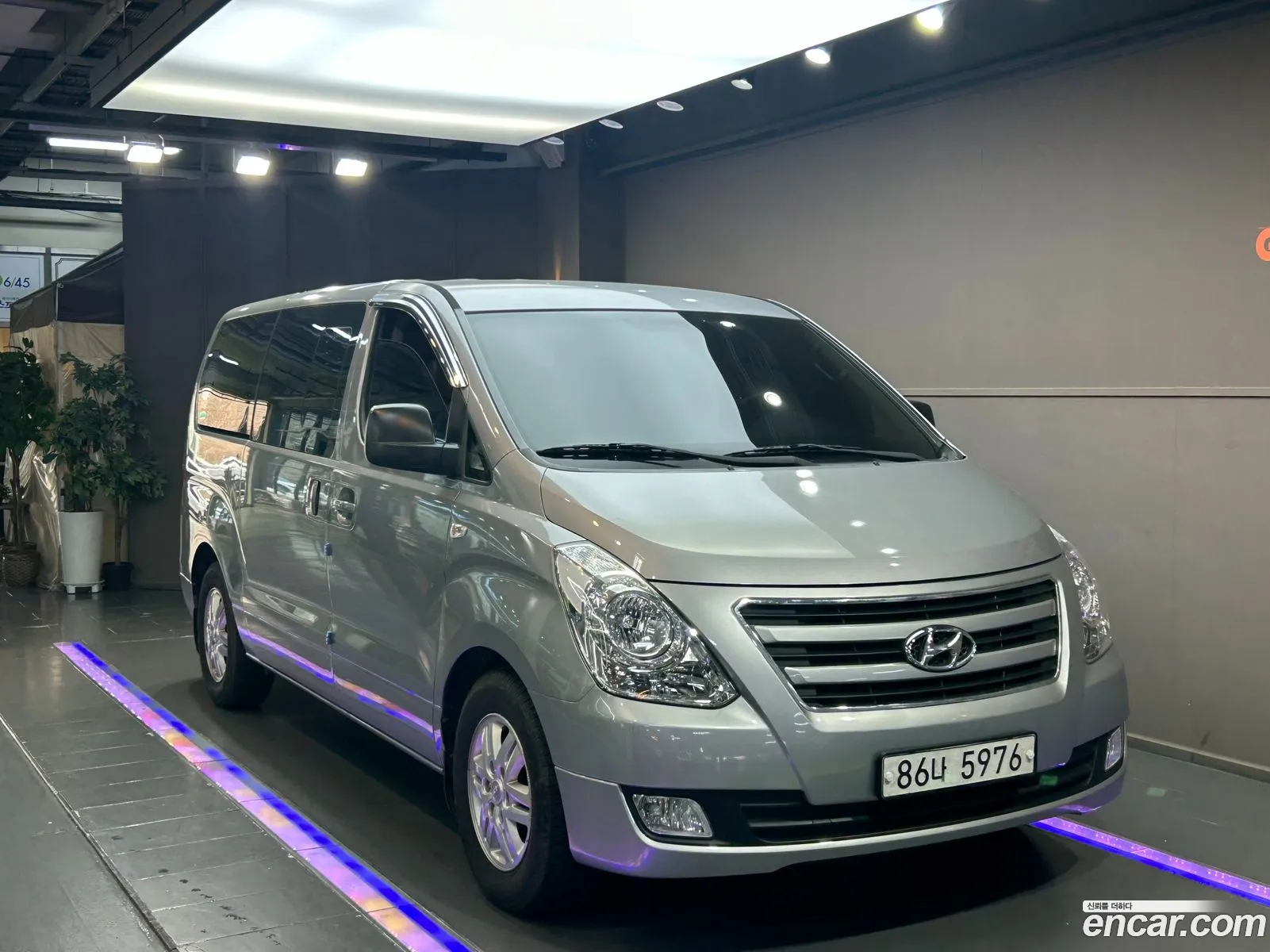 Hyundai Grand Starex 2017 — 12