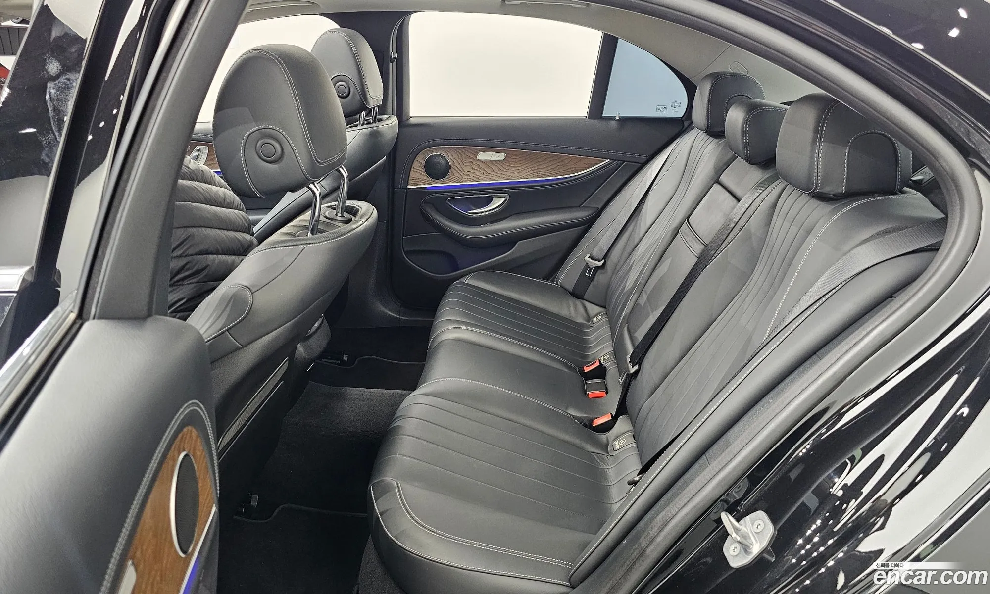 Mercedes-Benz E-Class W213 2017 WDDZF4JB3HA249126 — 3