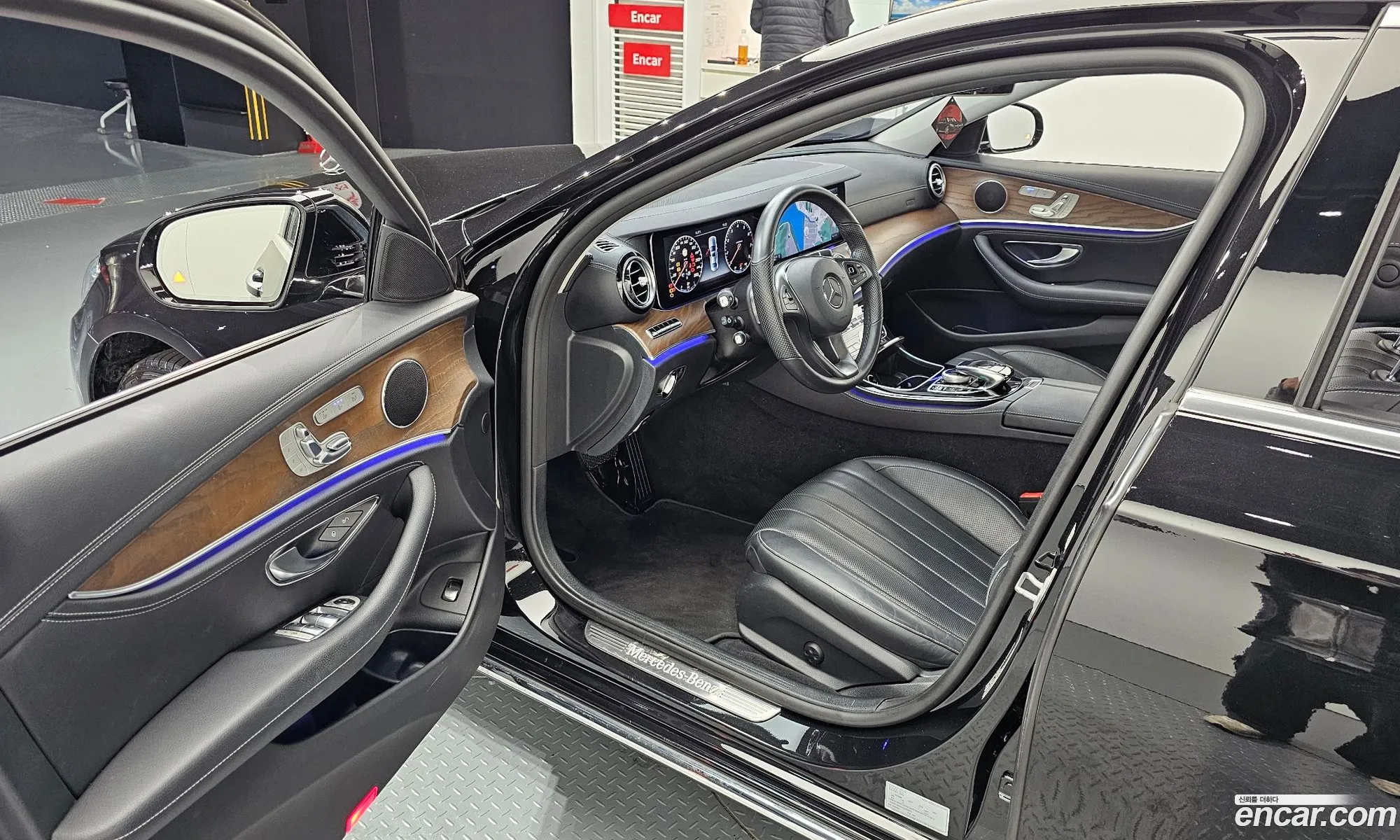 Mercedes-Benz E-Class W213 2017 WDDZF4JB3HA249126 — 13