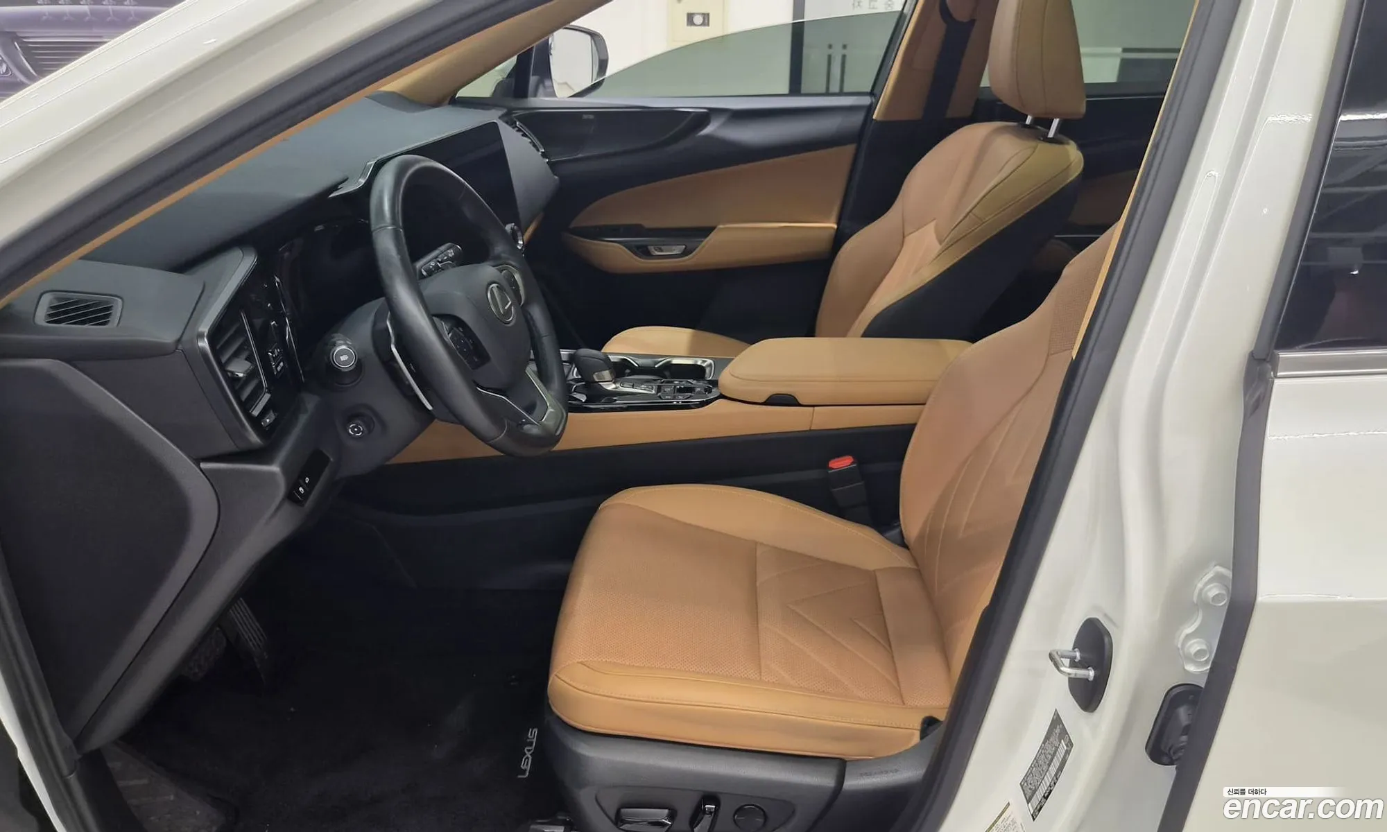 Lexus NX350h 2023 — 10