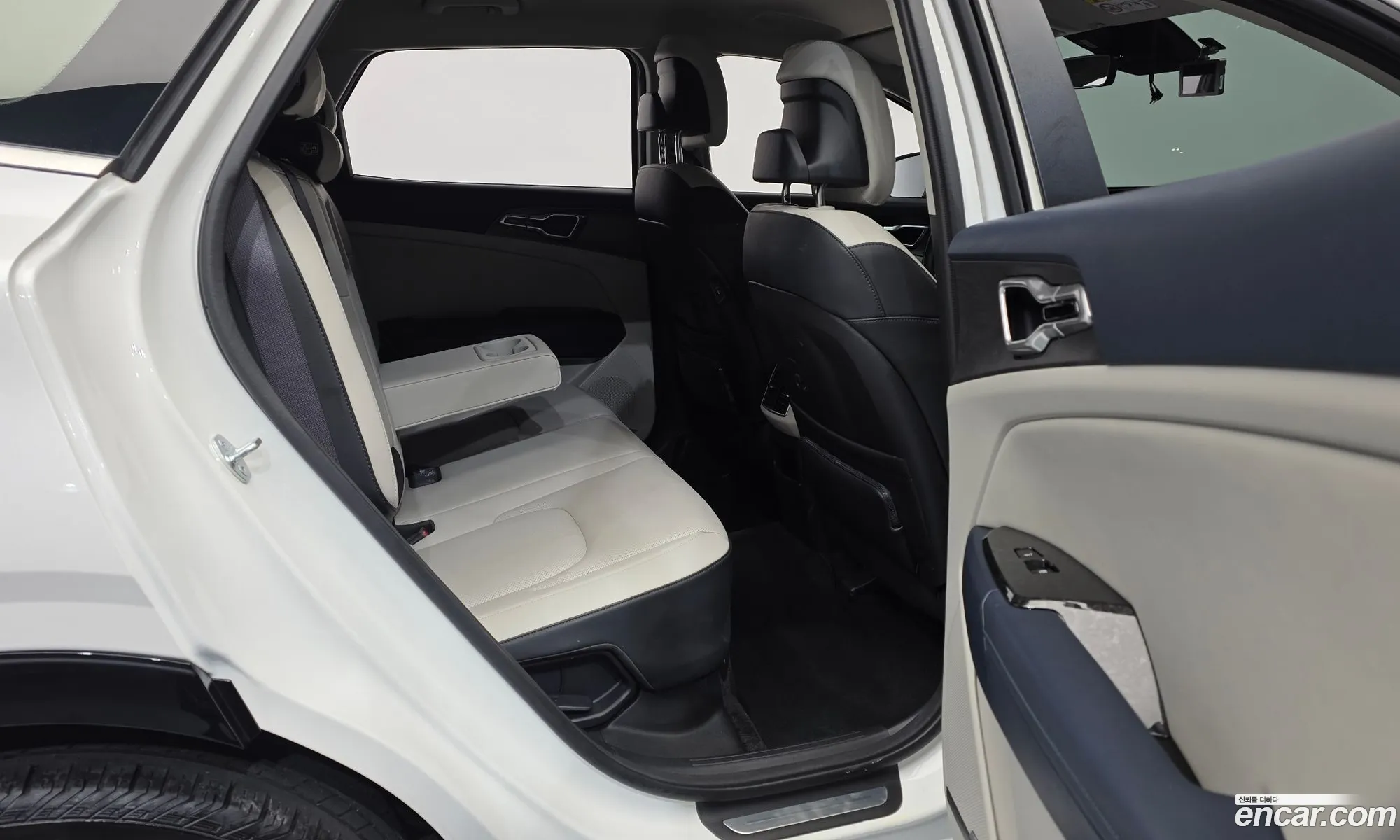 Kia Sportage Hybrid 2023 — 9