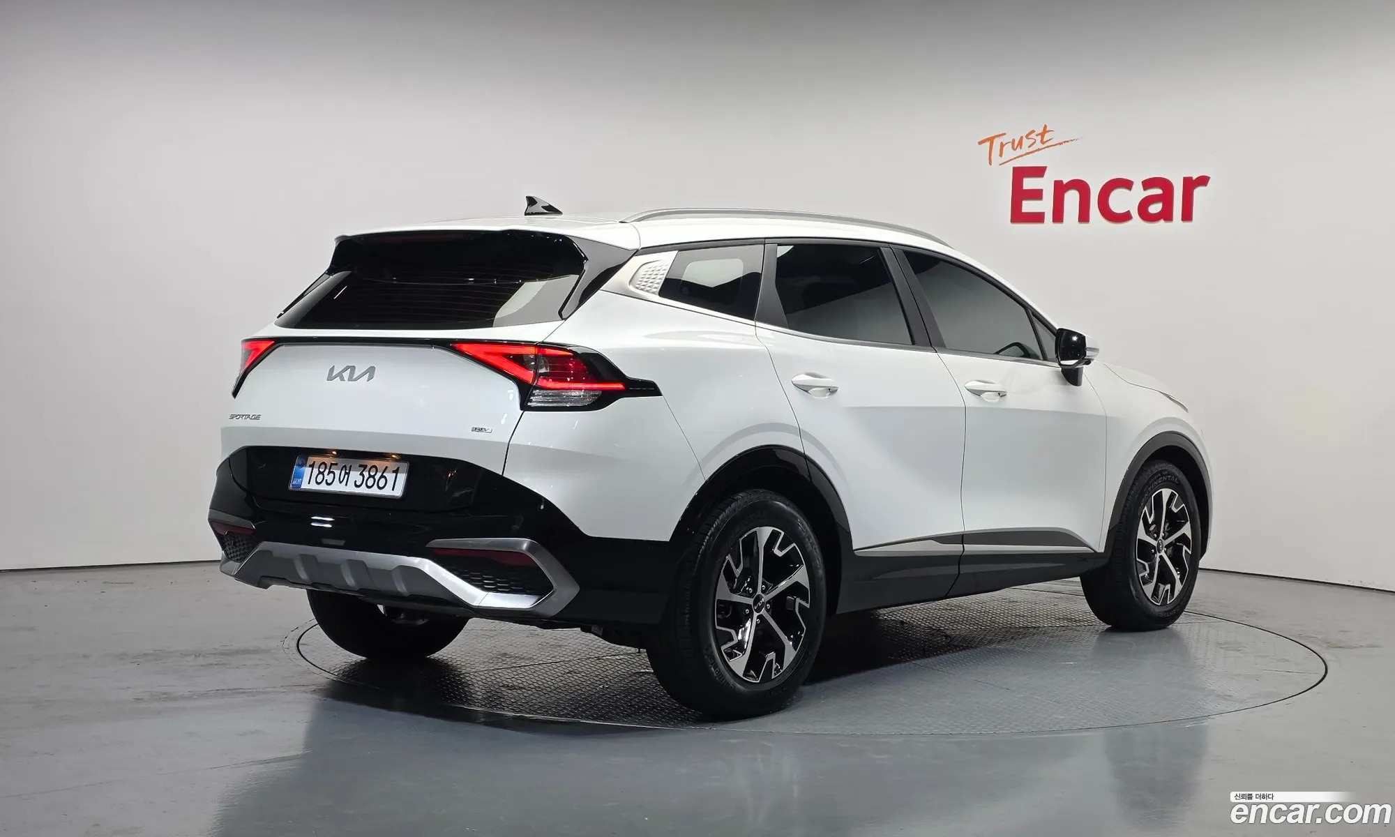 Kia Sportage Hybrid 2023 — 17