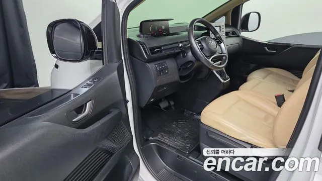 Hyundai Staria 2023 — 10