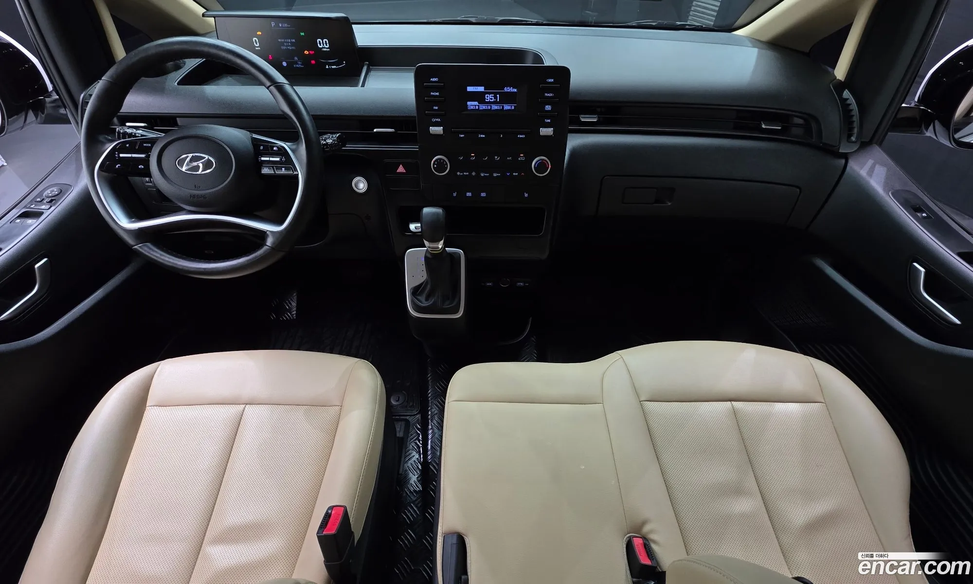 Hyundai Staria 2023 — 7