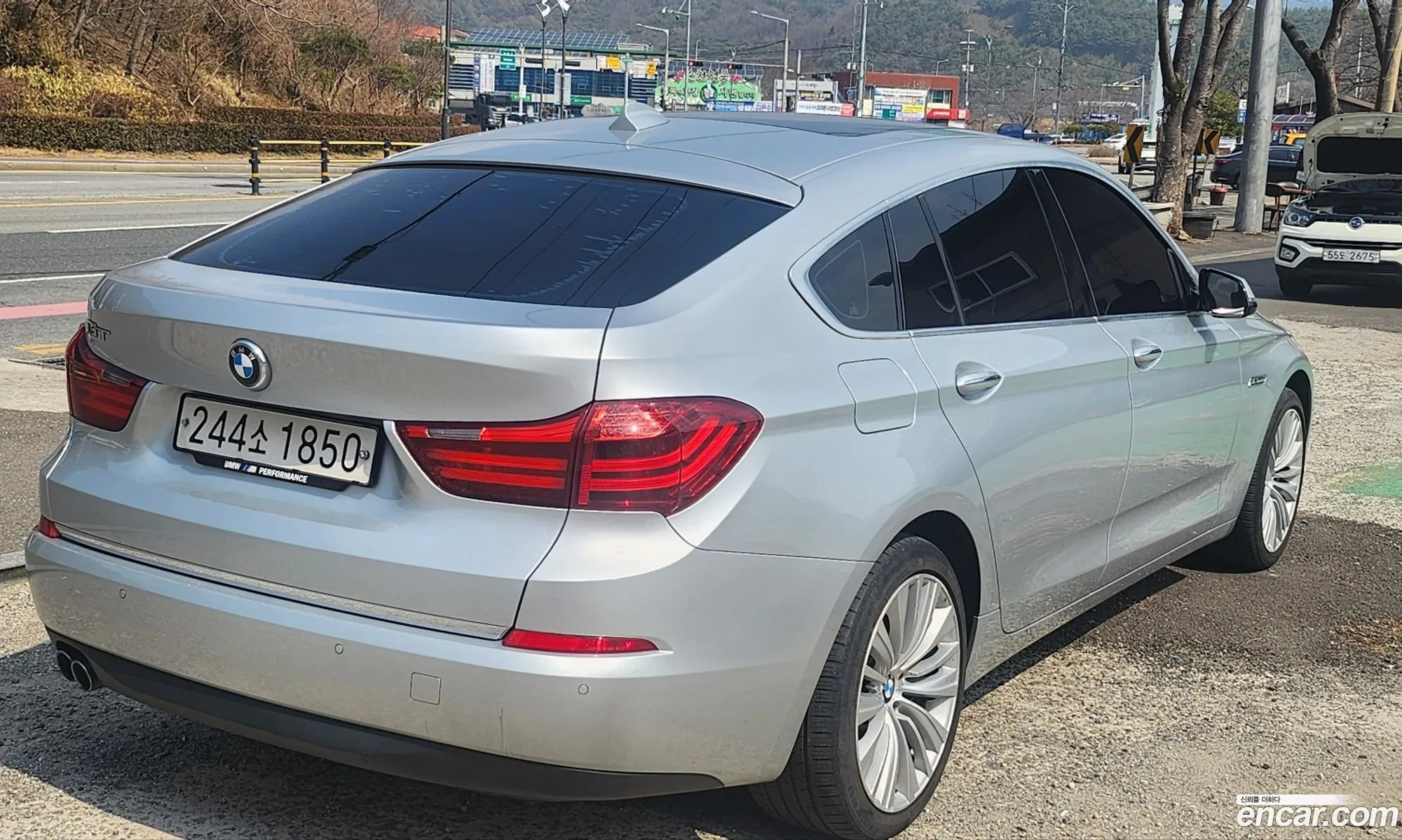 BMW 5 Series GT 2016 — 13