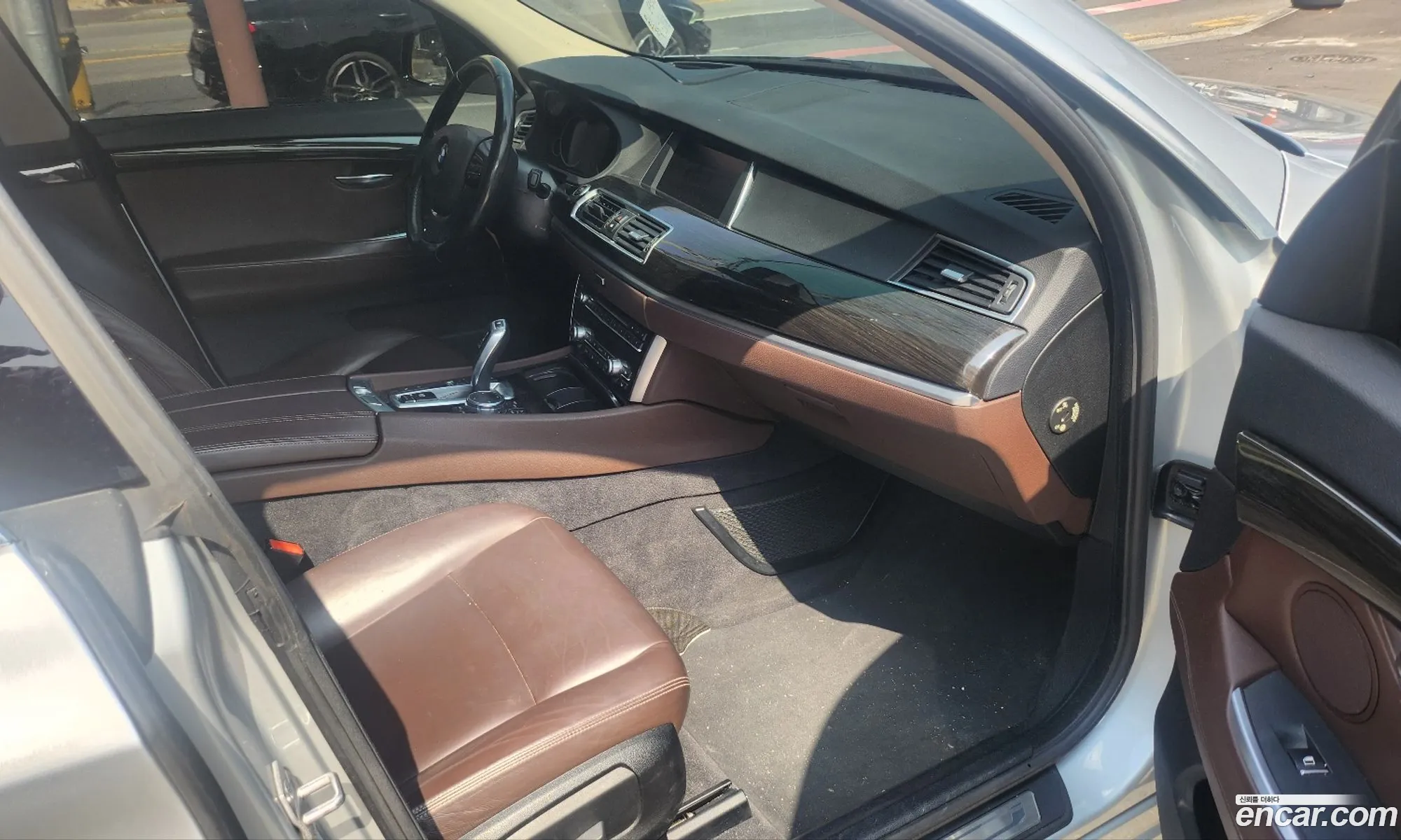 BMW 5 Series GT 2016 — 10
