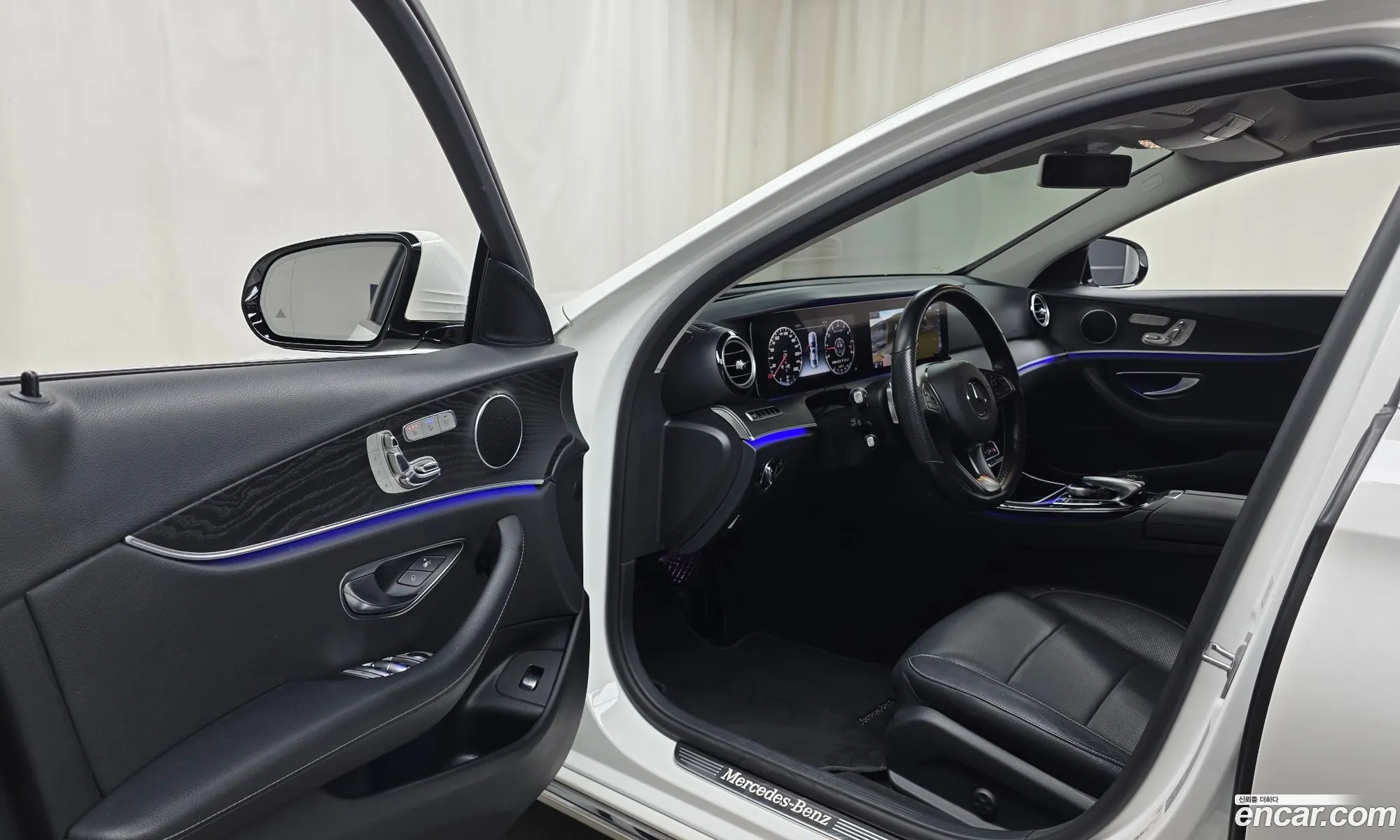Mercedes-Benz E-Class W213 2017 WDDZF4KB2HA190617 — 18