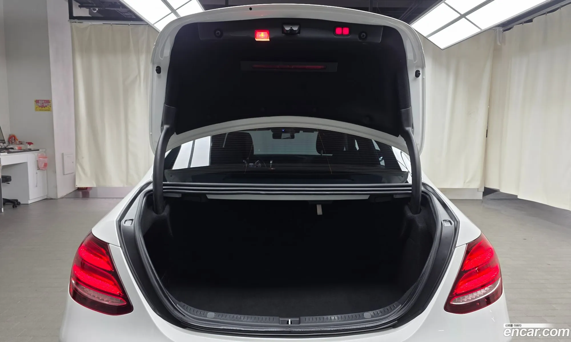 Mercedes-Benz E-Class W213 2017 WDDZF4KB2HA190617 — 5
