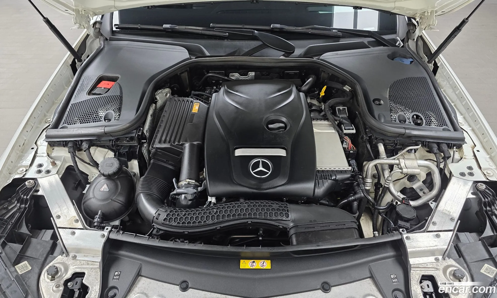 Mercedes-Benz E-Class W213 2017 WDDZF4KB2HA190617 — 17