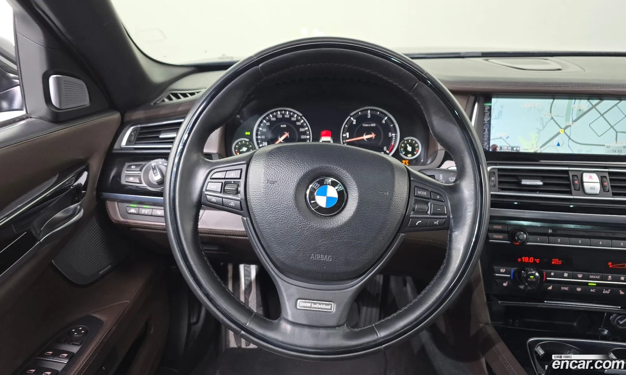 BMW 7 Series 2015 — 17