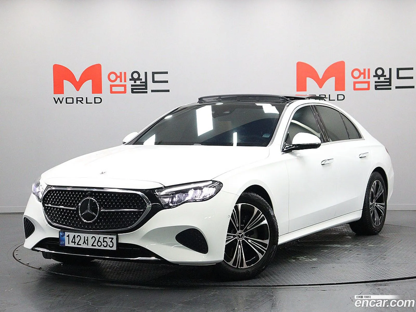 Mercedes-Benz E-Class W214 2025 — 19