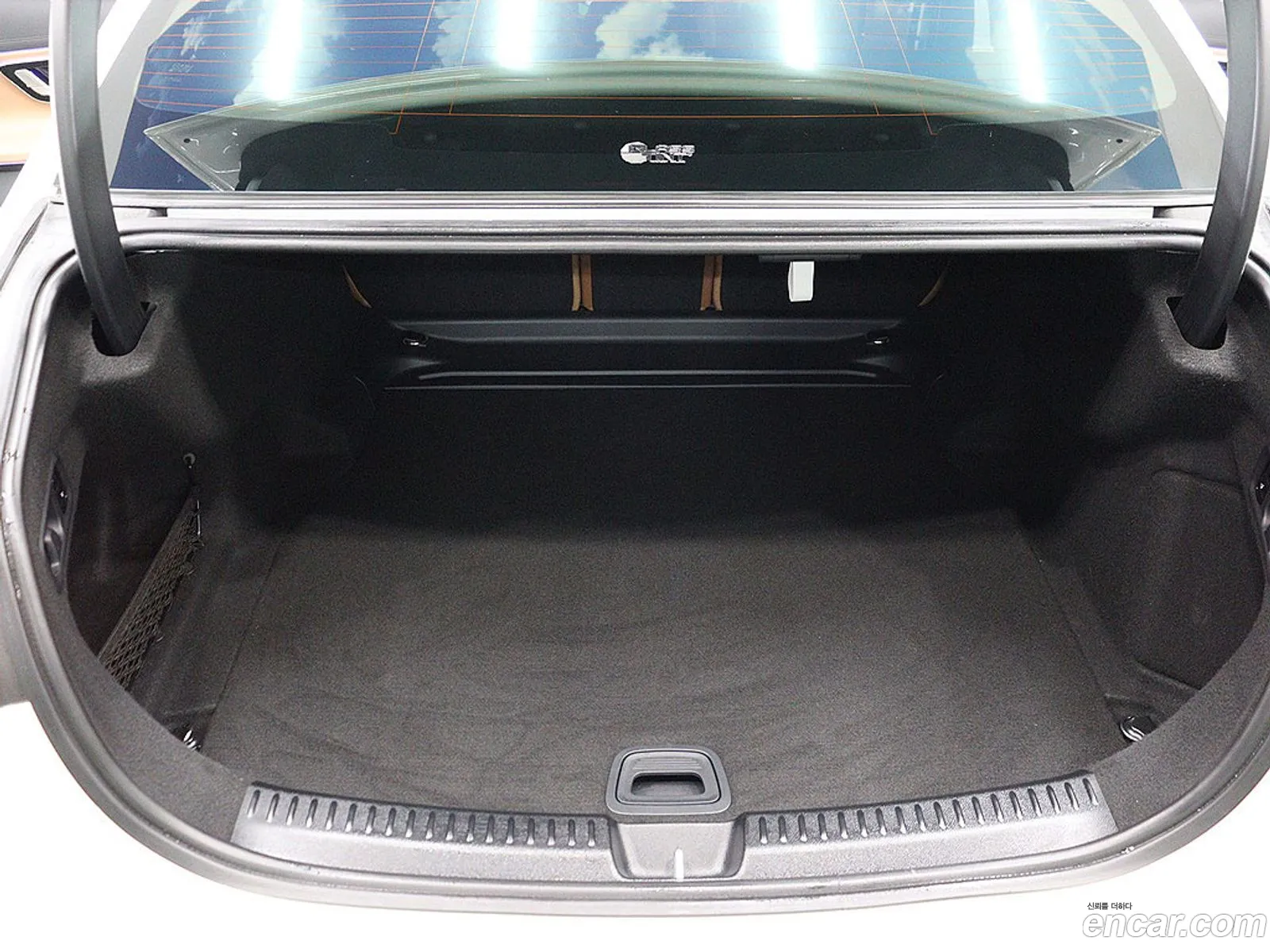 Mercedes-Benz E-Class W214 2025 — 11