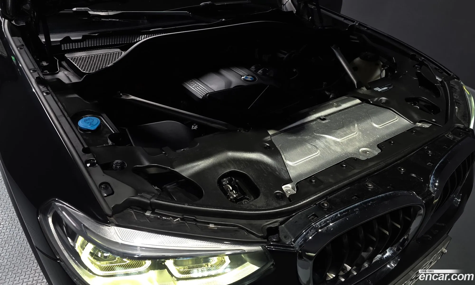 BMW X3 2019 WBAUZ3109KLT05177 — 10