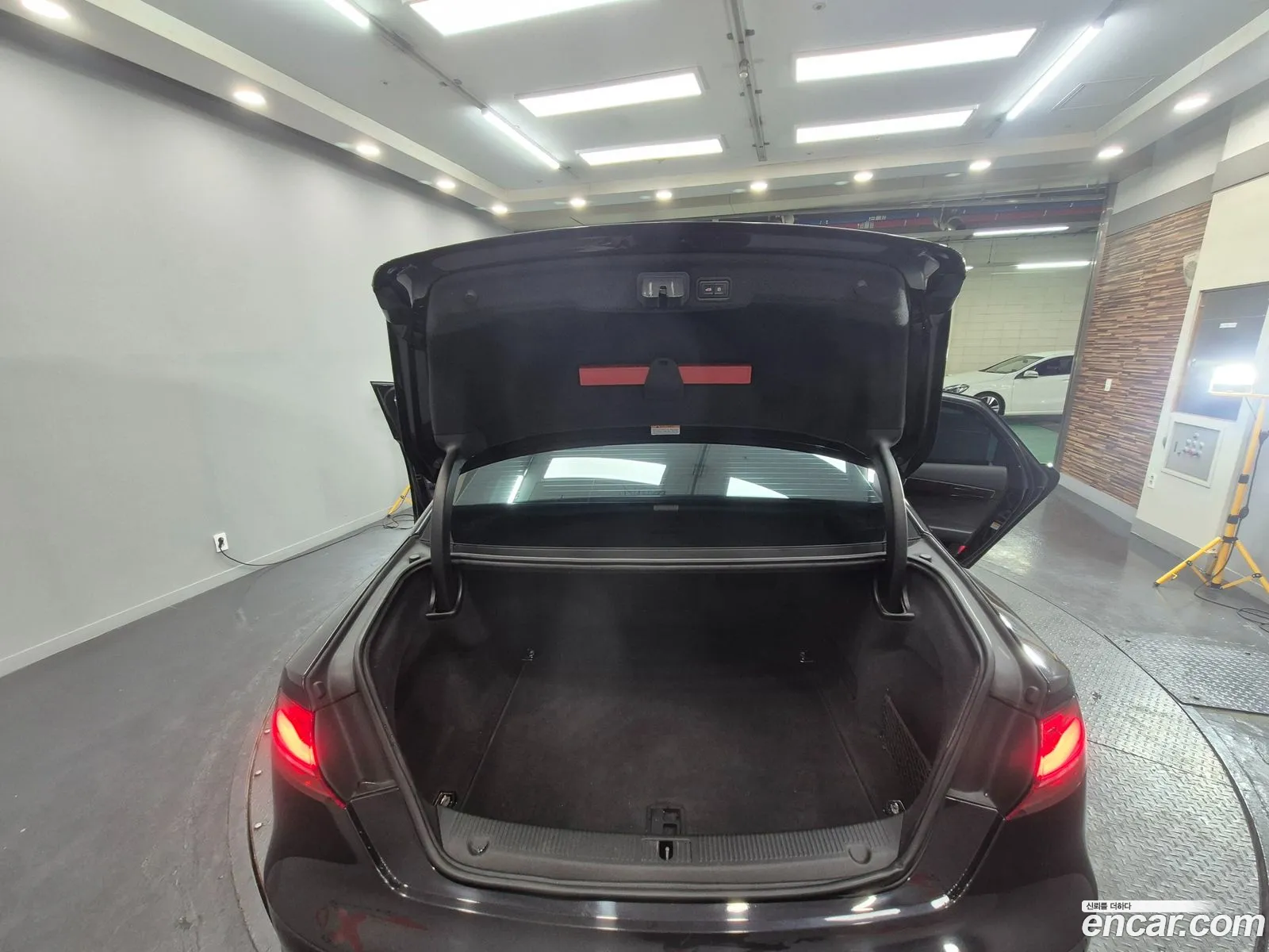 Audi A8 2014 — 14