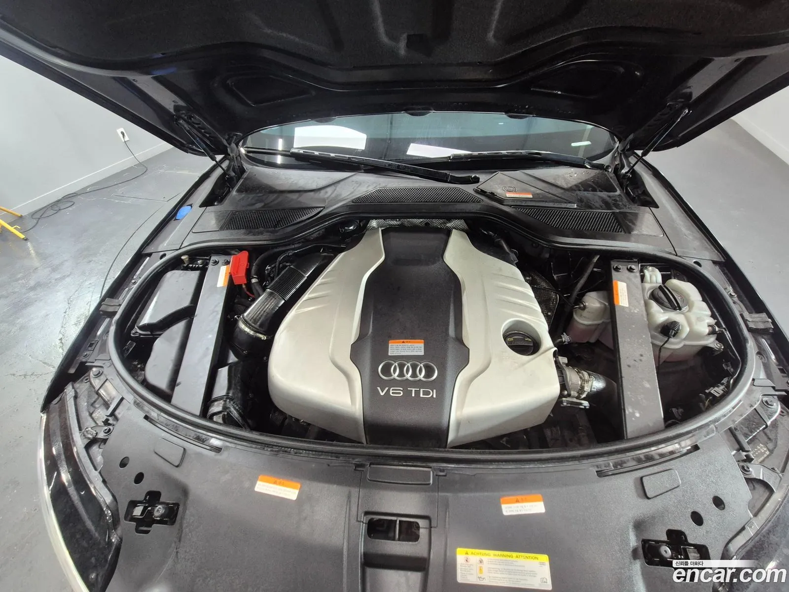 Audi A8 2014 — 17