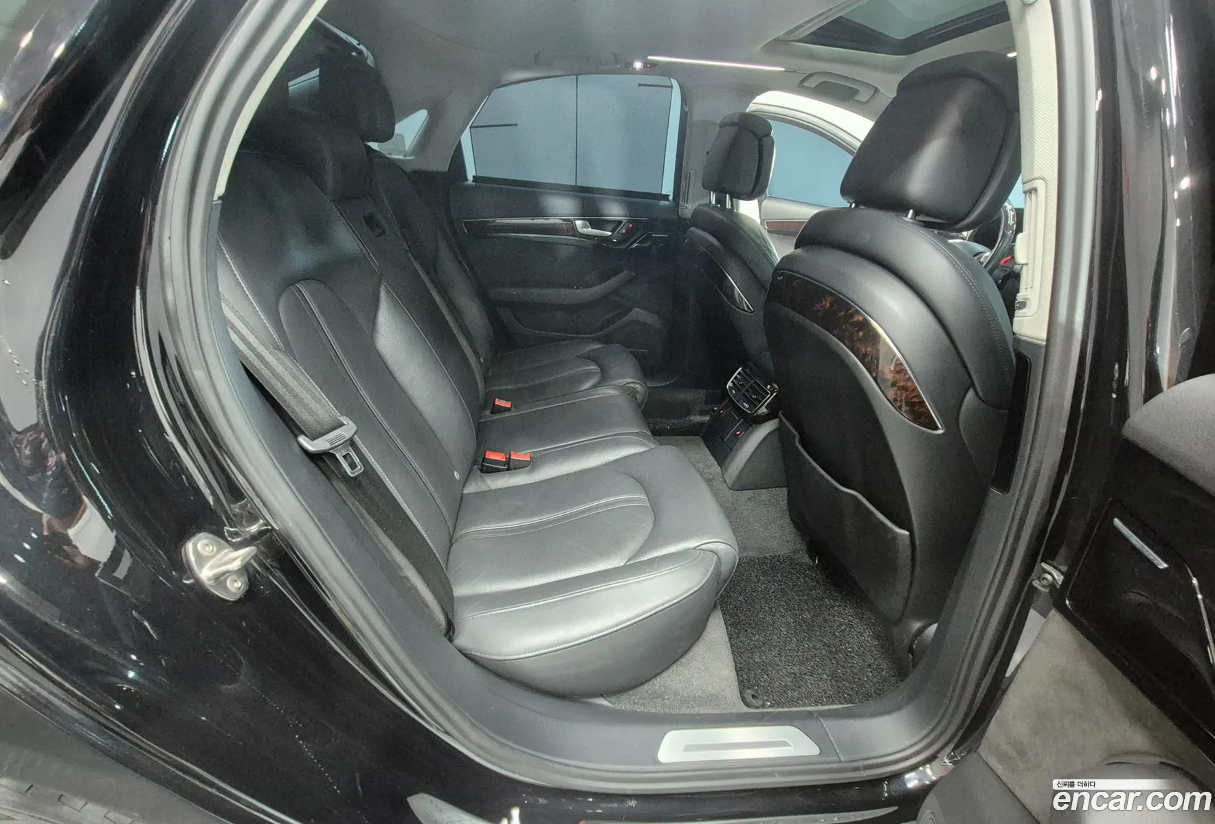 Audi A8 2014 — 18