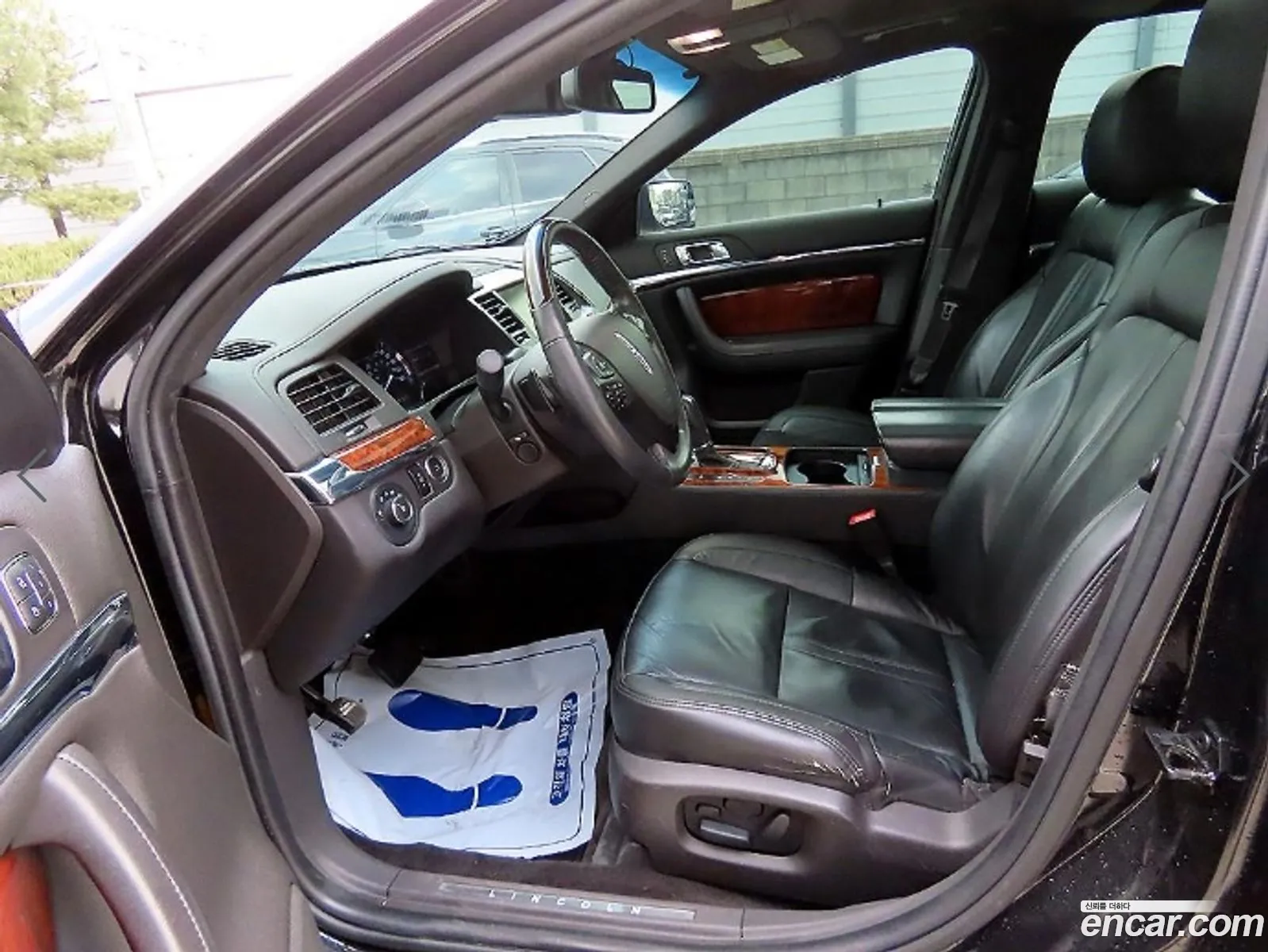 Lincoln MKS 2013 — 19
