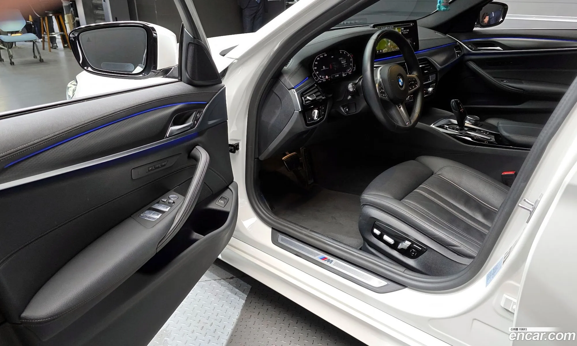 BMW 5 Series 2022 — 17