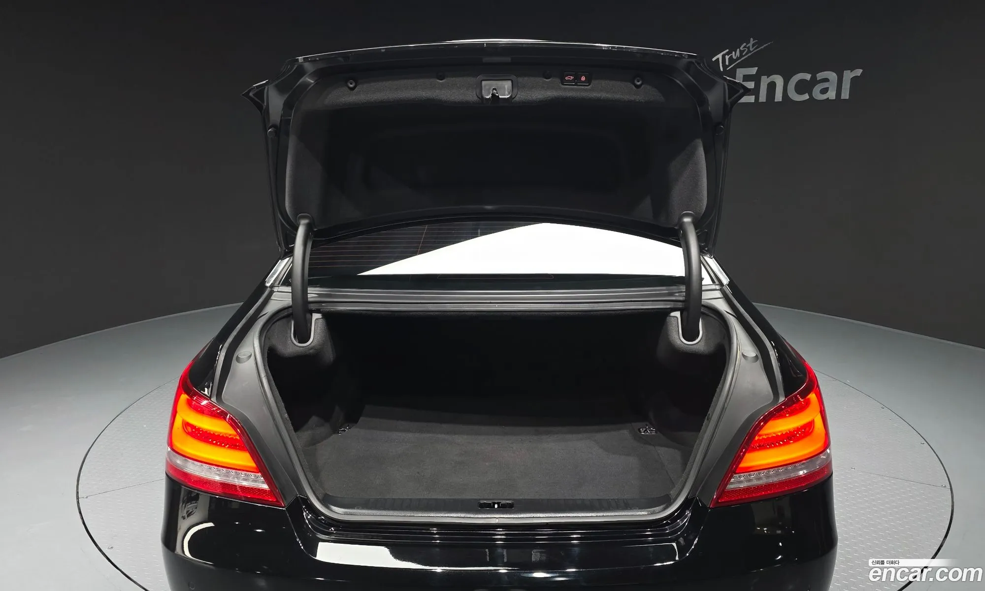 Hyundai Equus 2013 — 9