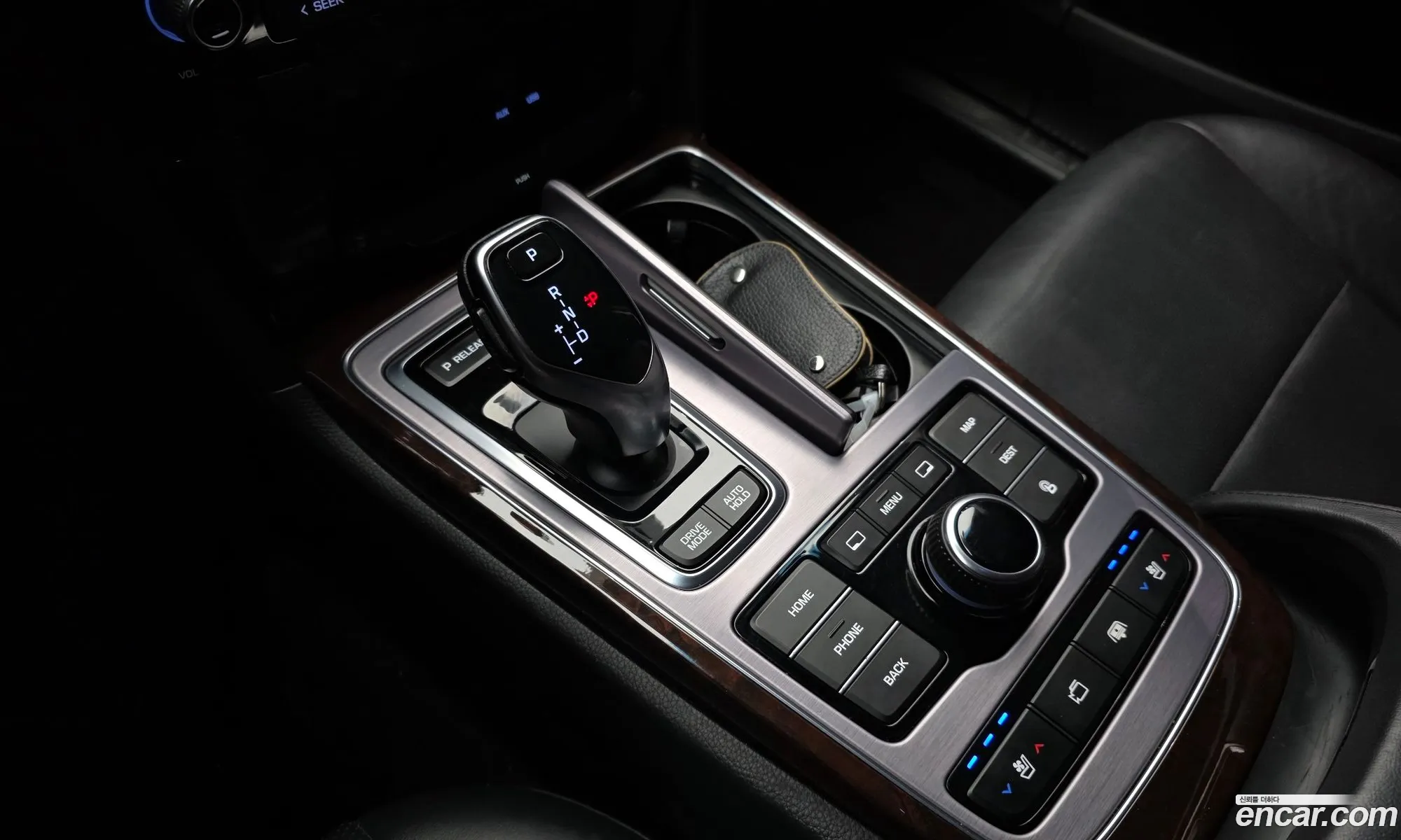 Hyundai Equus 2013 — 18