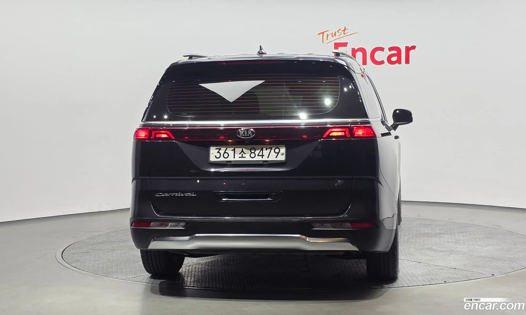 Kia Carnival 2021 KNANC81BBMS034303 — 4