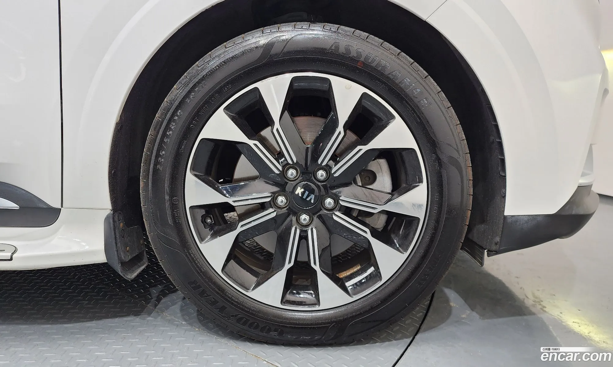 Kia Carnival 2021 KNANC81BBMS070090 — 3