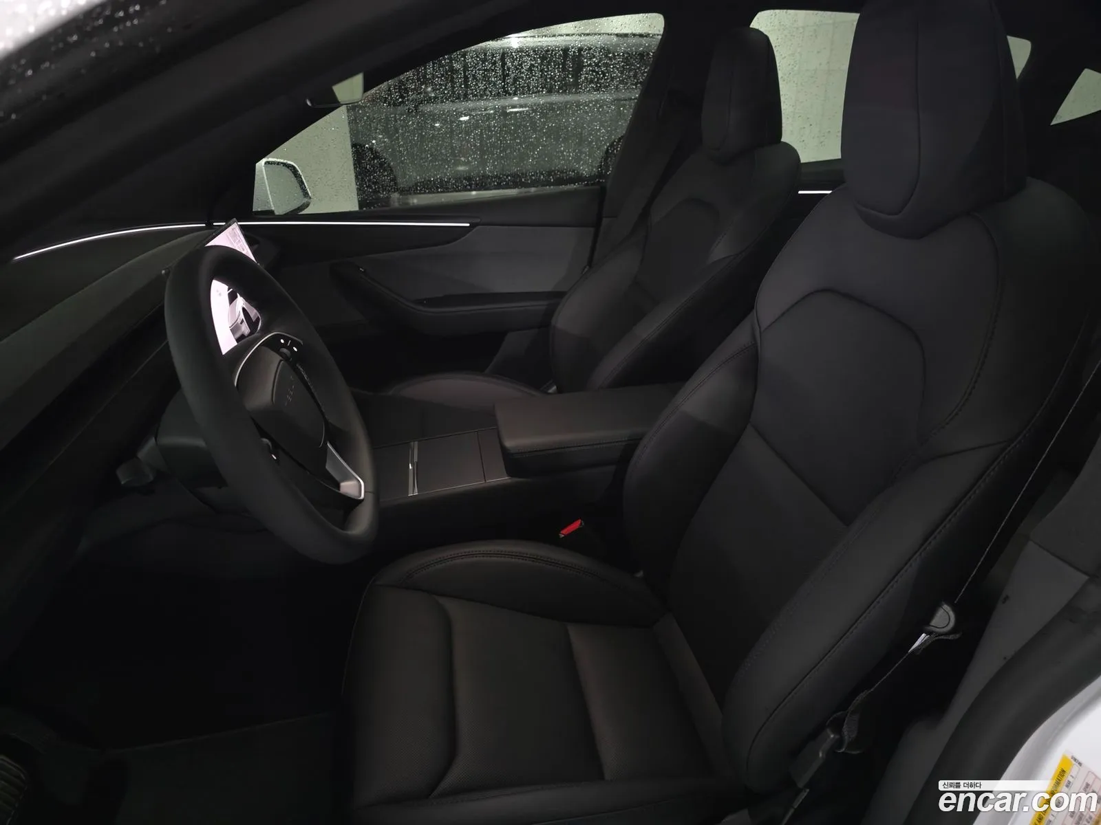Tesla Model Y 2026 — 13