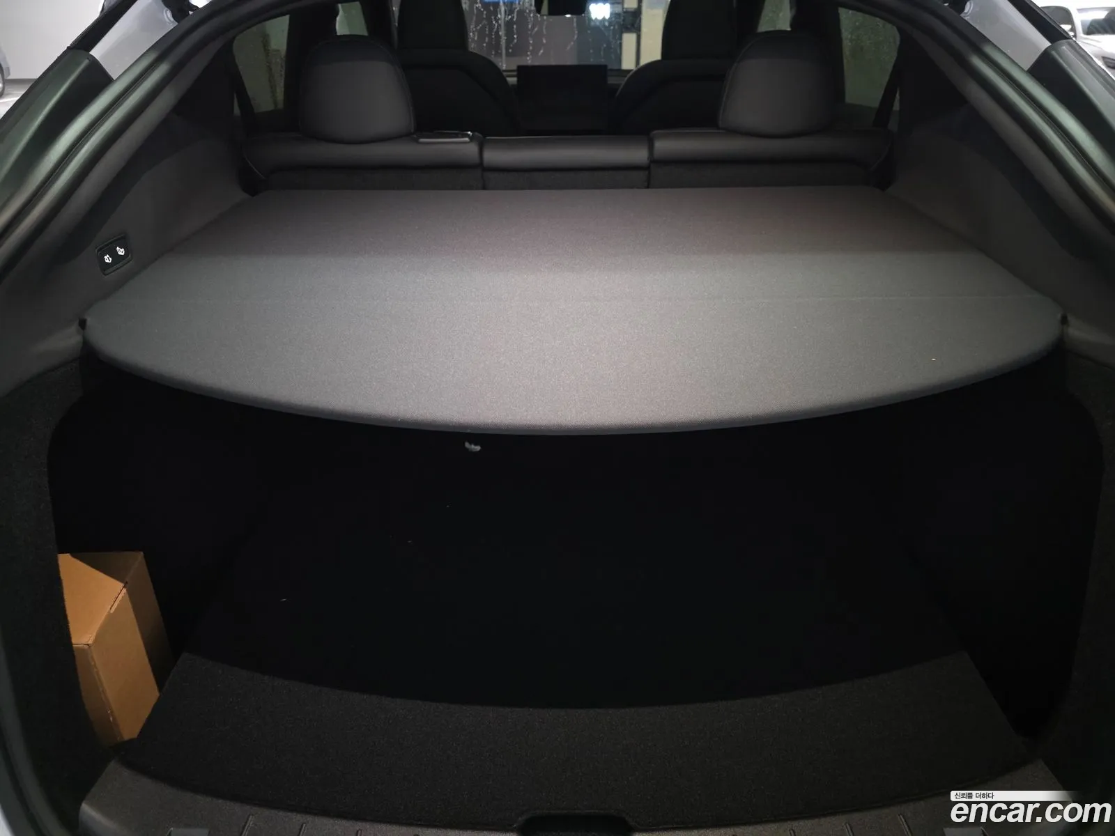 Tesla Model Y 2026 — 17