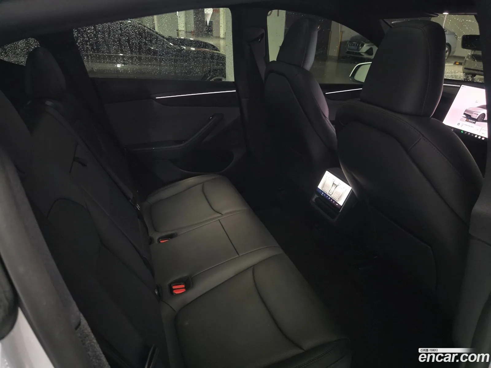 Tesla Model Y 2026 — 14