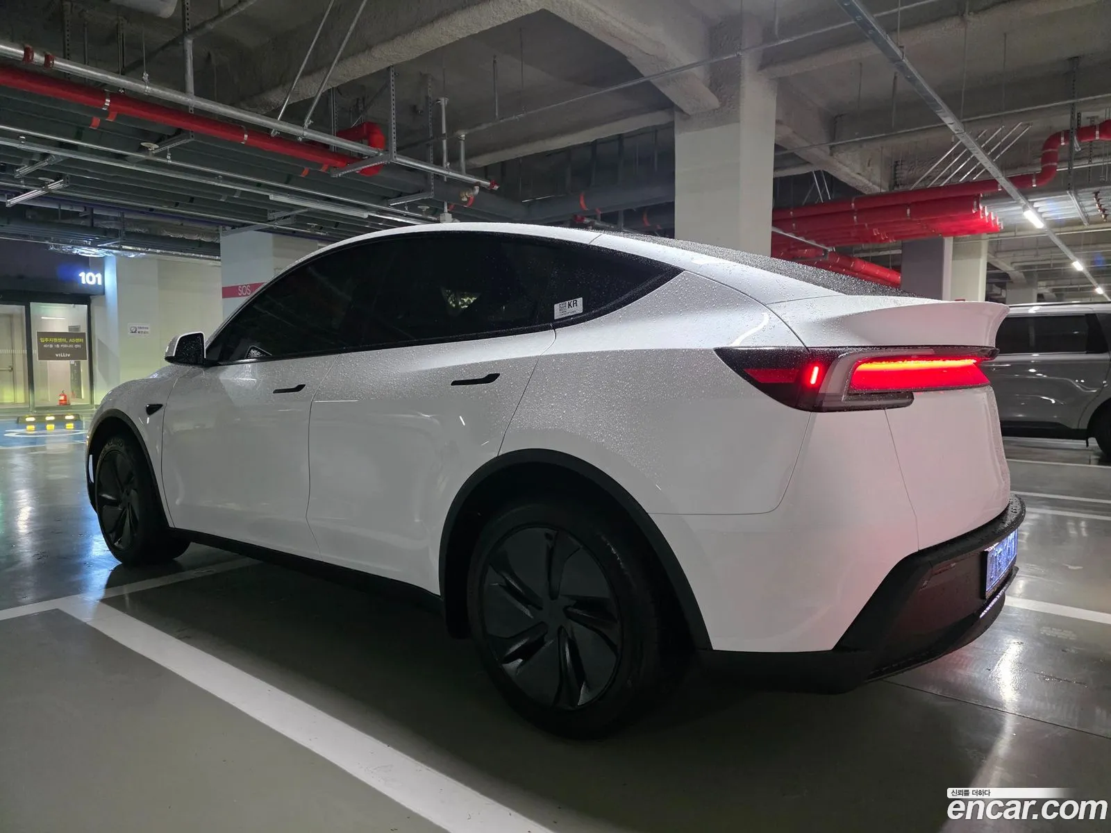 Tesla Model Y 2026 — 5