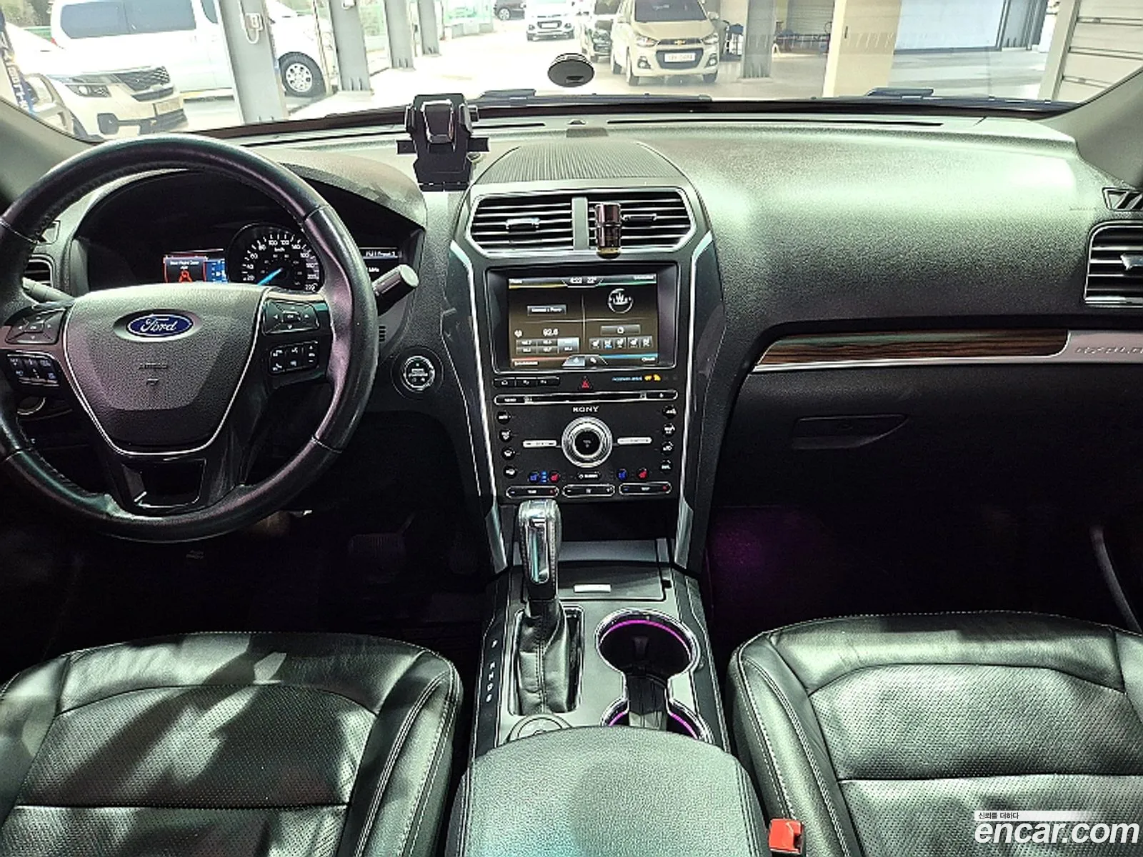 Ford Explorer 2016 — 4