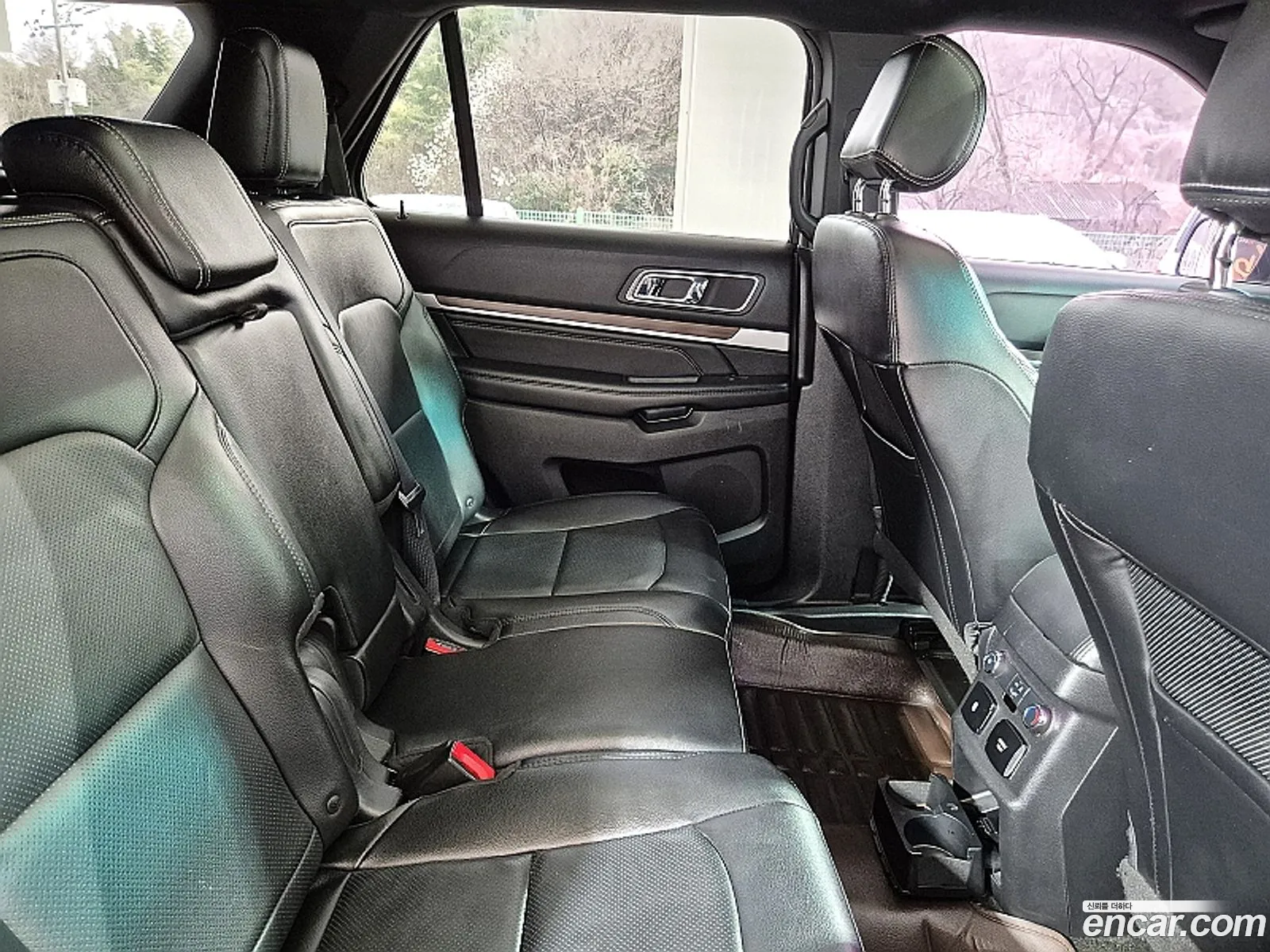 Ford Explorer 2016 — 11
