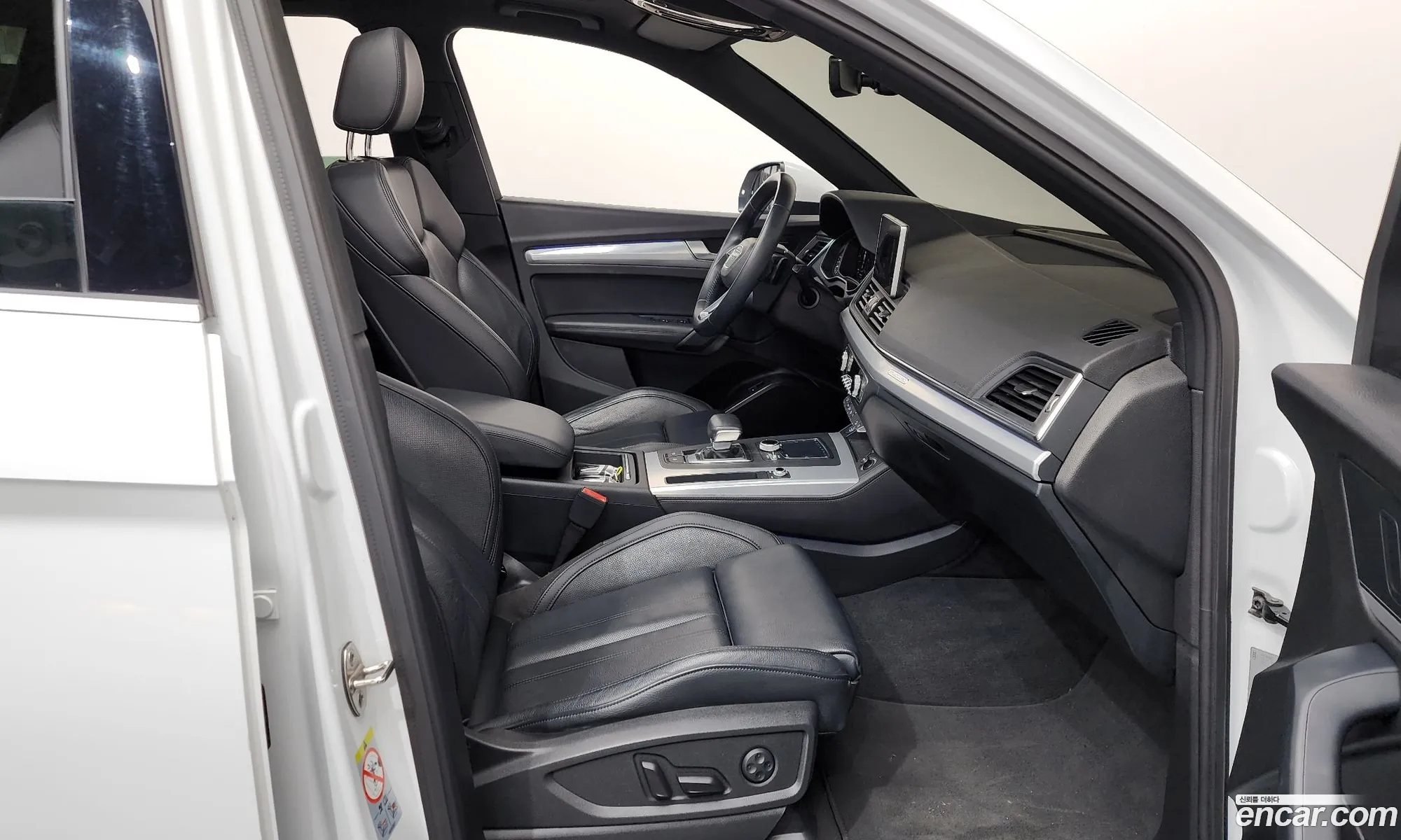 Audi Q5 2020 WAUZZZFY — 18