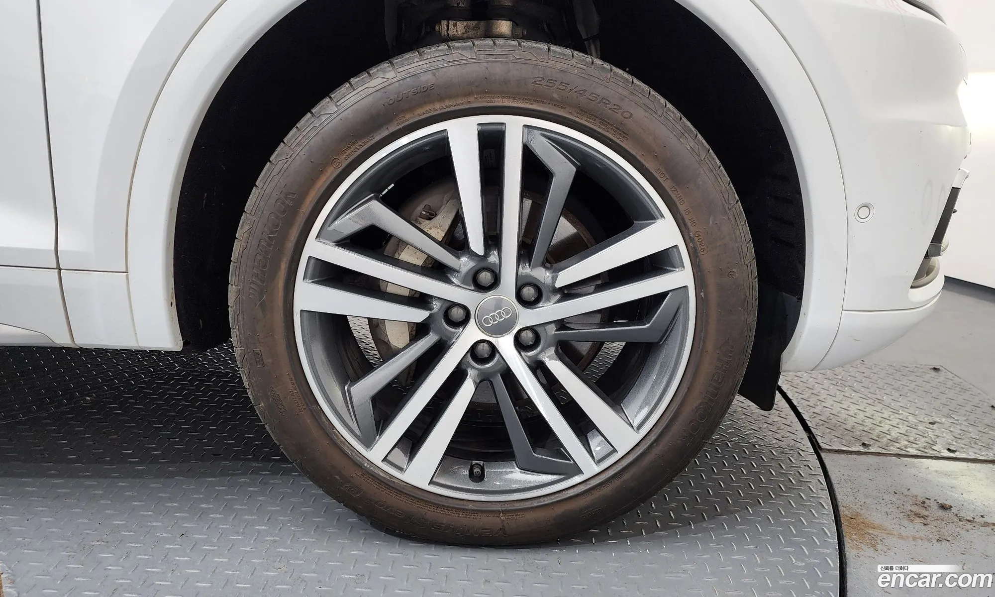 Audi Q5 2020 WAUZZZFY — 11