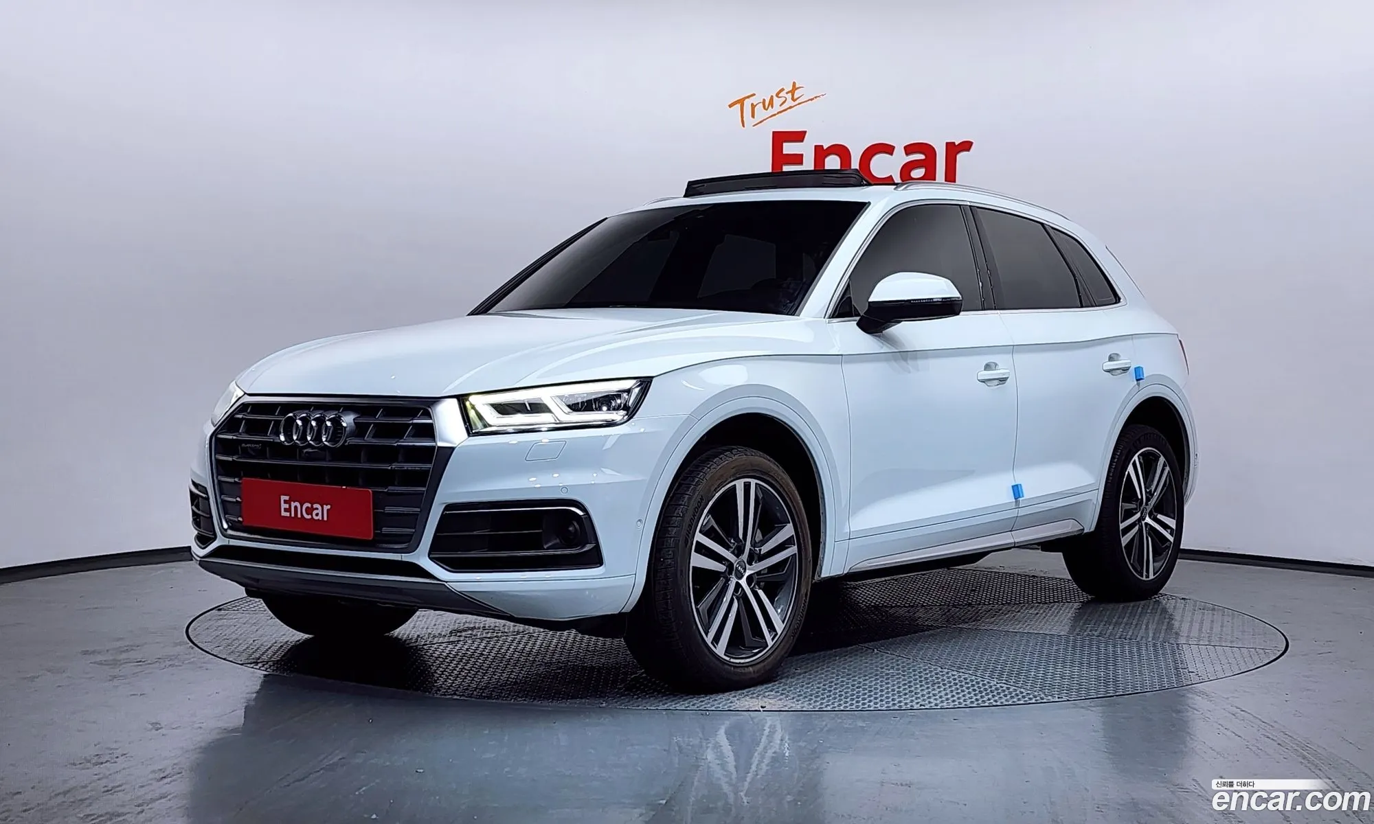 Audi Q5 2020 WAUZZZFY — 10