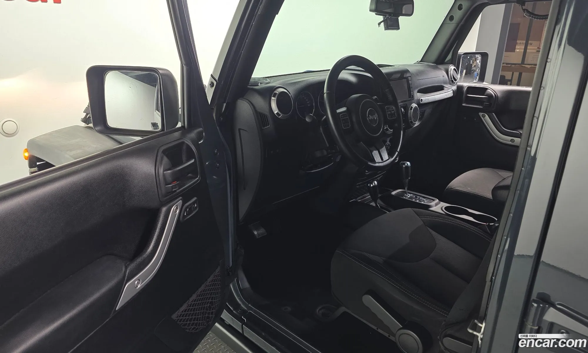 Jeep Wrangler 2016 1C4HJWFG3GL332272 — 4