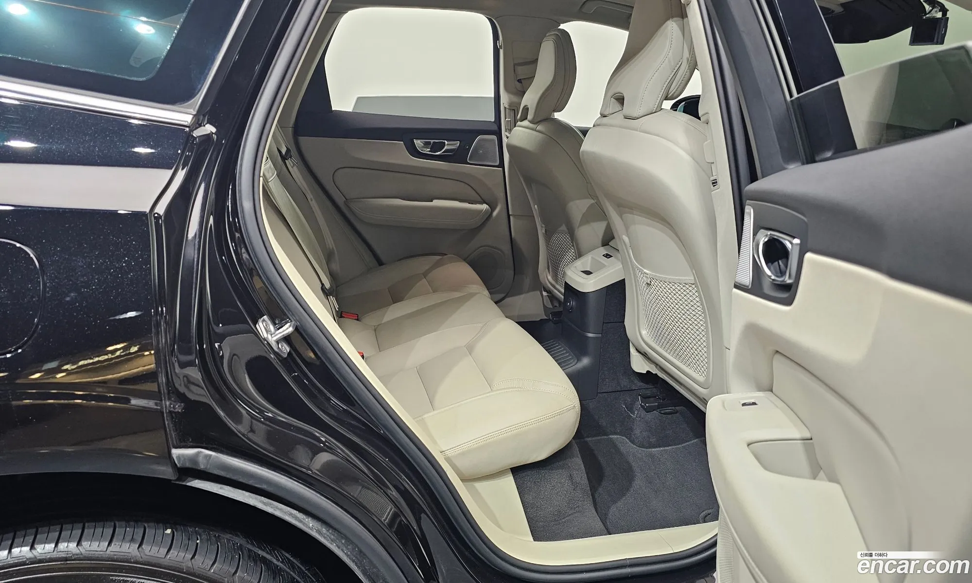 Volvo XC60 2021 — 4
