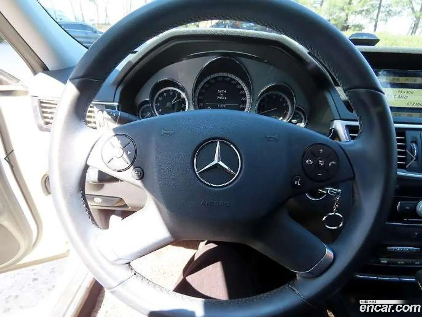 Mercedes-Benz E-Class W212 2011 — 14