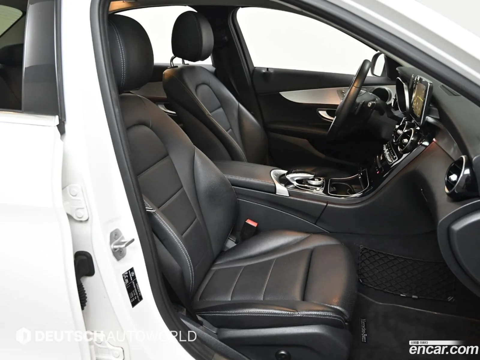 Mercedes-Benz C-Class W205 2016 — 19