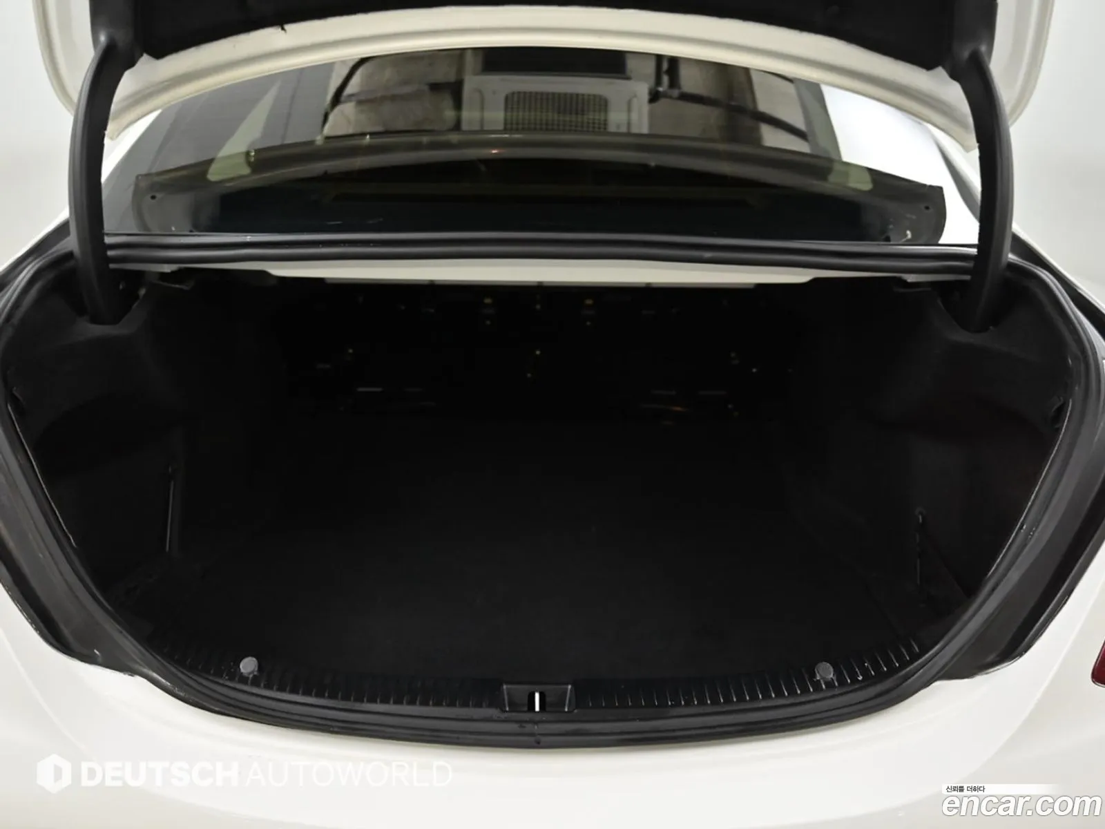 Mercedes-Benz C-Class W205 2016 — 20
