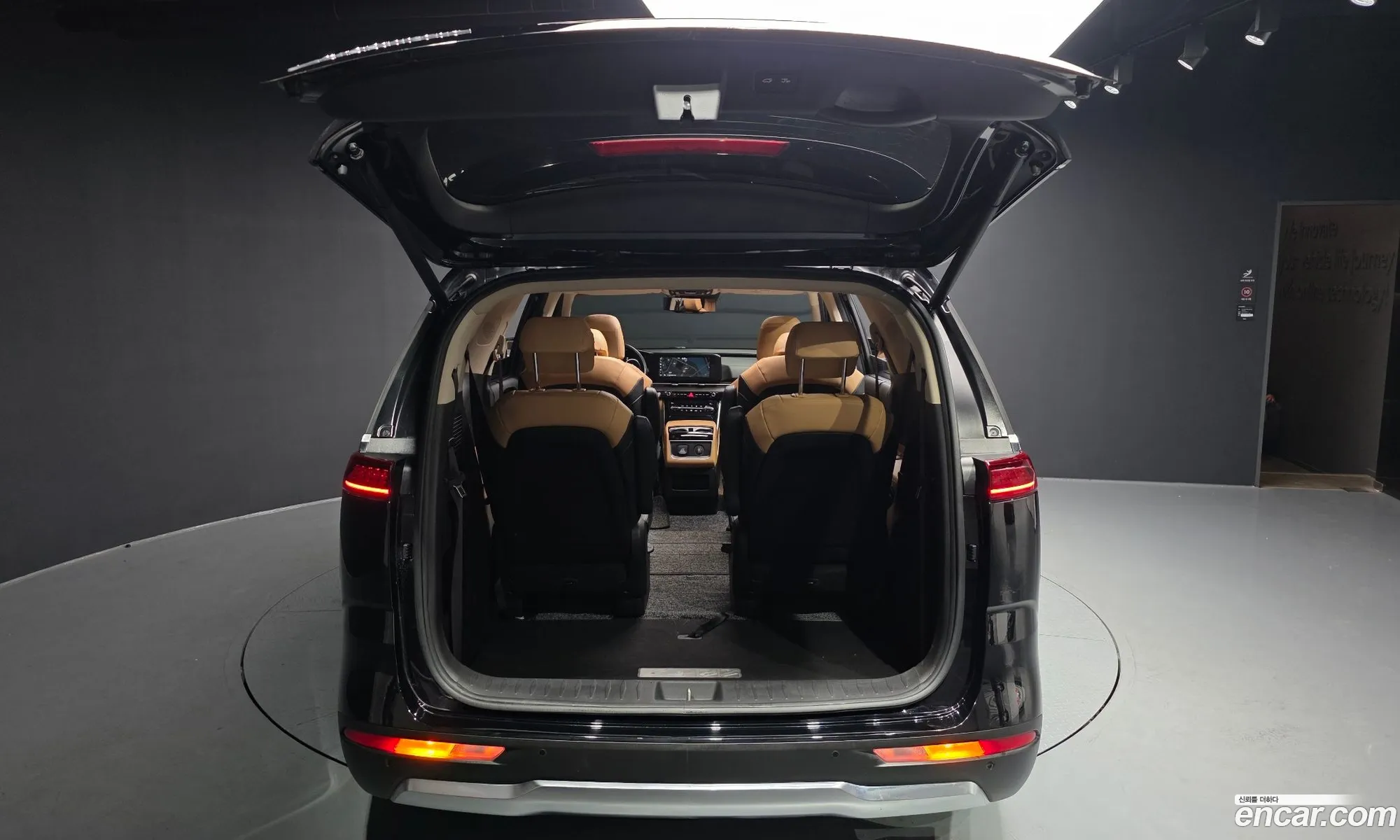 Kia Carnival 2020 KNANE81BBMS017837 — 4