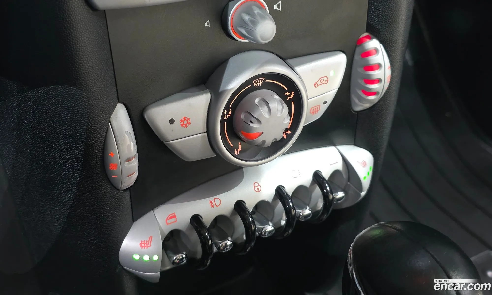 Mini Cooper 2010 WMWMF3108ATZ89713 — 13