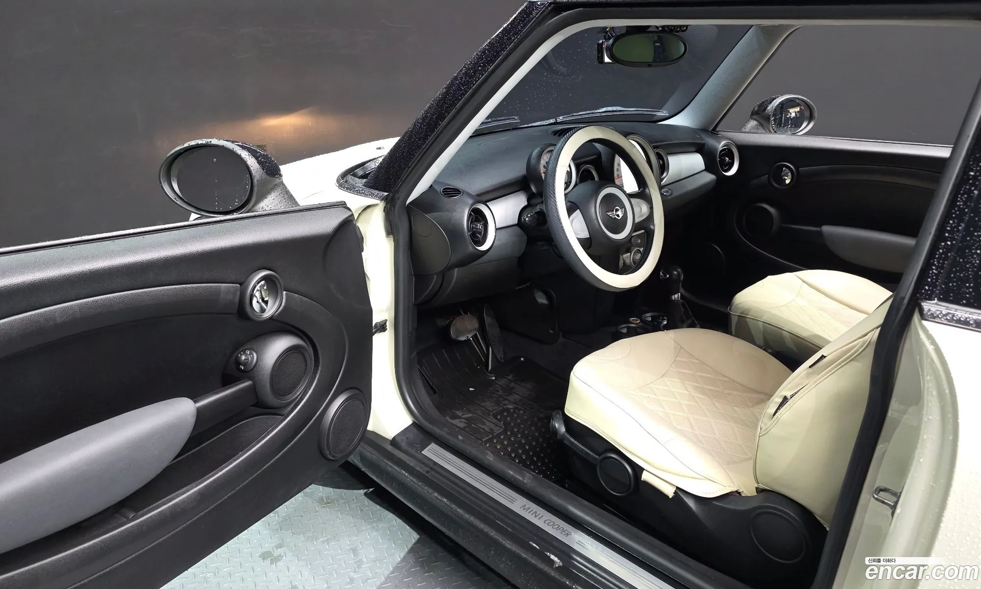 Mini Cooper 2010 WMWMF3108ATZ89713 — 12