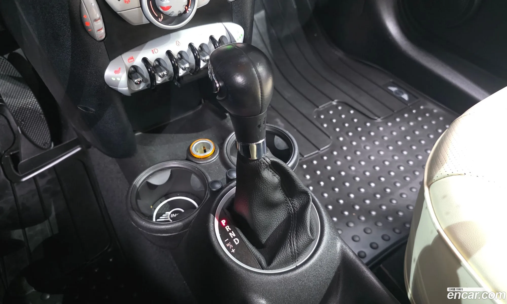 Mini Cooper 2010 WMWMF3108ATZ89713 — 4
