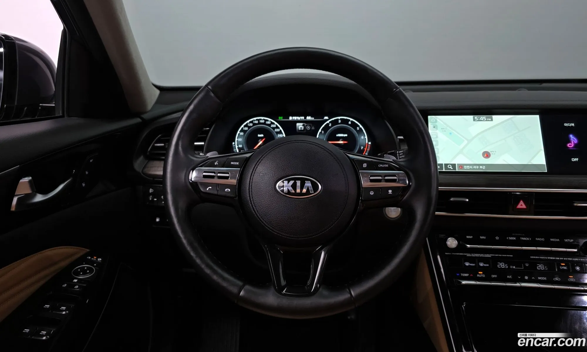 Kia K7 Premier 2020 KNALD416BLA210085 — 10