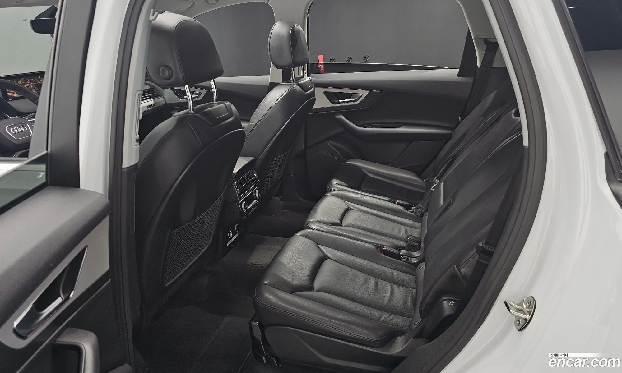 Audi Q7 2019 WAUZZZ4M5KD046186 — 18