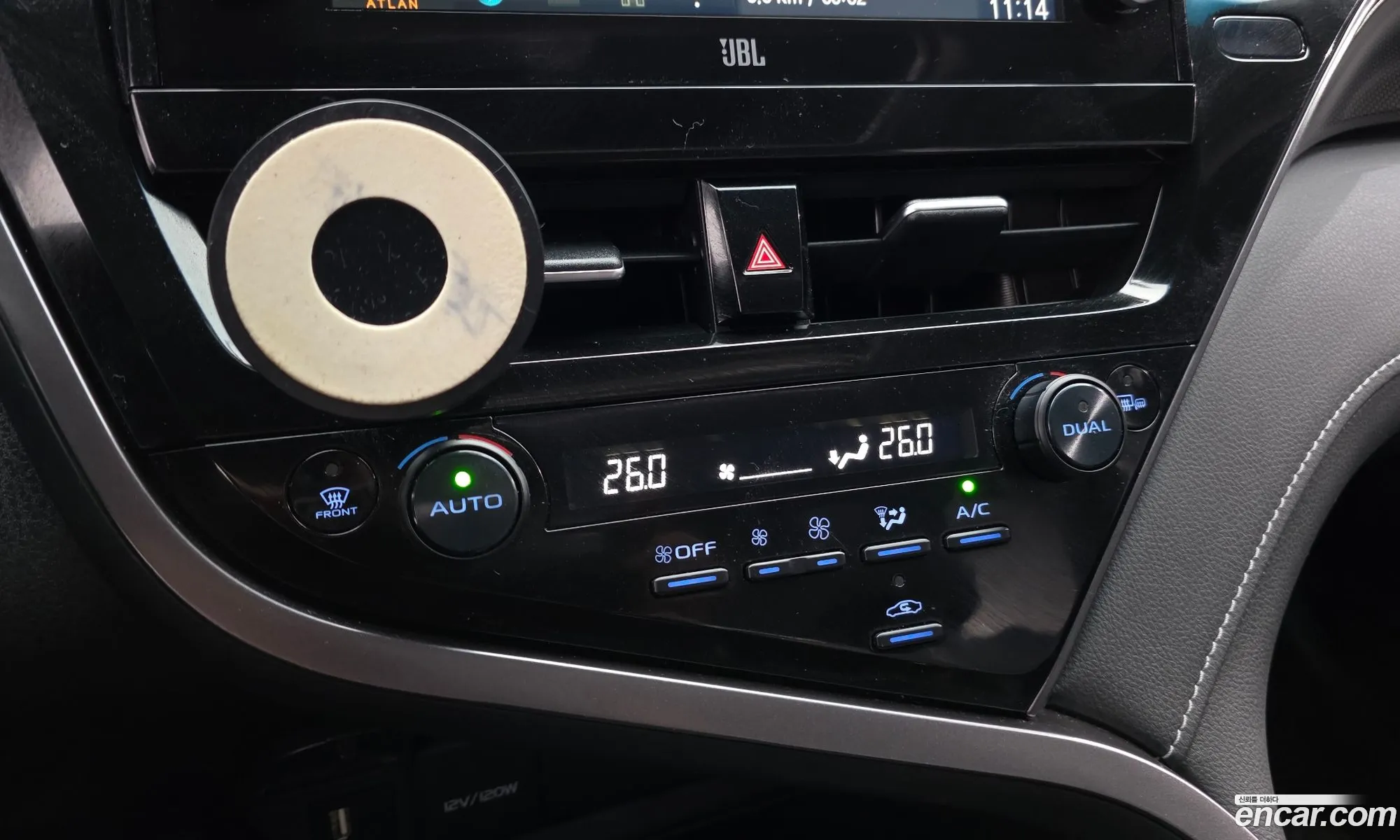 Toyota Camry 2021 — 10