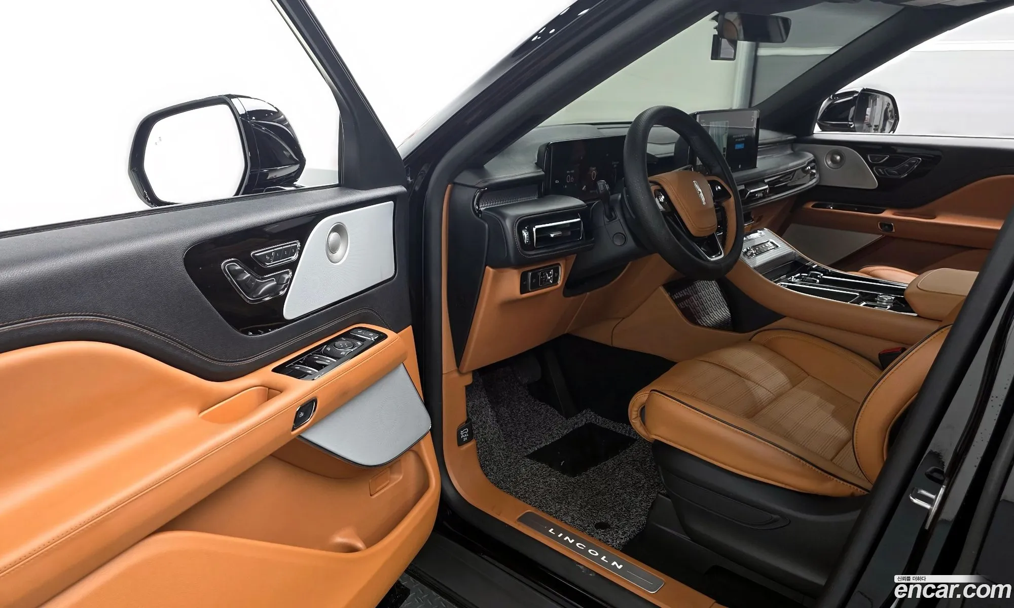 Lincoln Aviator 2025 5LM5J9XC0SGL09493 — 15